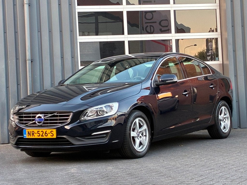 Volvo S60 1.5 T3 Momentum Automaat Leder Navigatie Trekhaak, Auto's, Volvo, Bedrijf, Te koop, S60, ABS, Airbags, Airconditioning