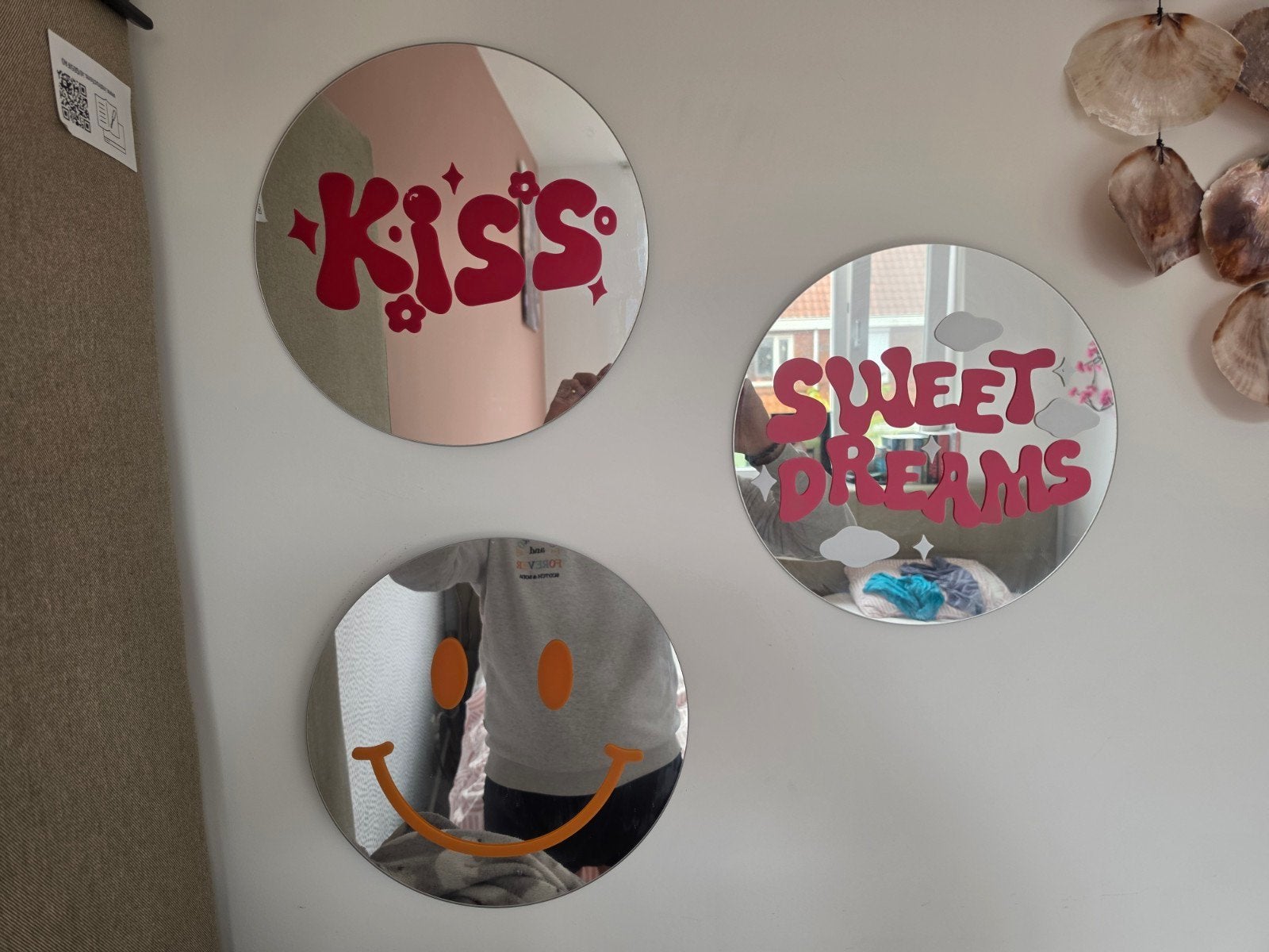 Set van 3 decoratieve ronde spiegels met leuke opdruk, Minder dan 50 cm, Rond, Ophalen of Verzenden, Zo goed als nieuw