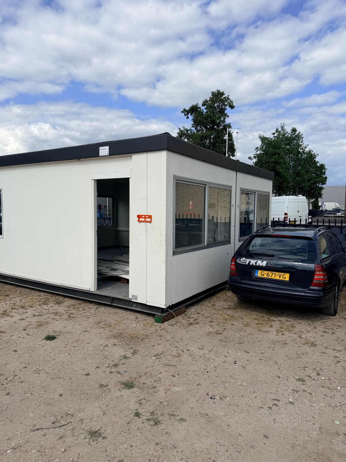 Modulaire kantoorunit / bouwkeet met ramen, Zakelijke goederen, Machines en Bouw | Keten en Containers, Ophalen