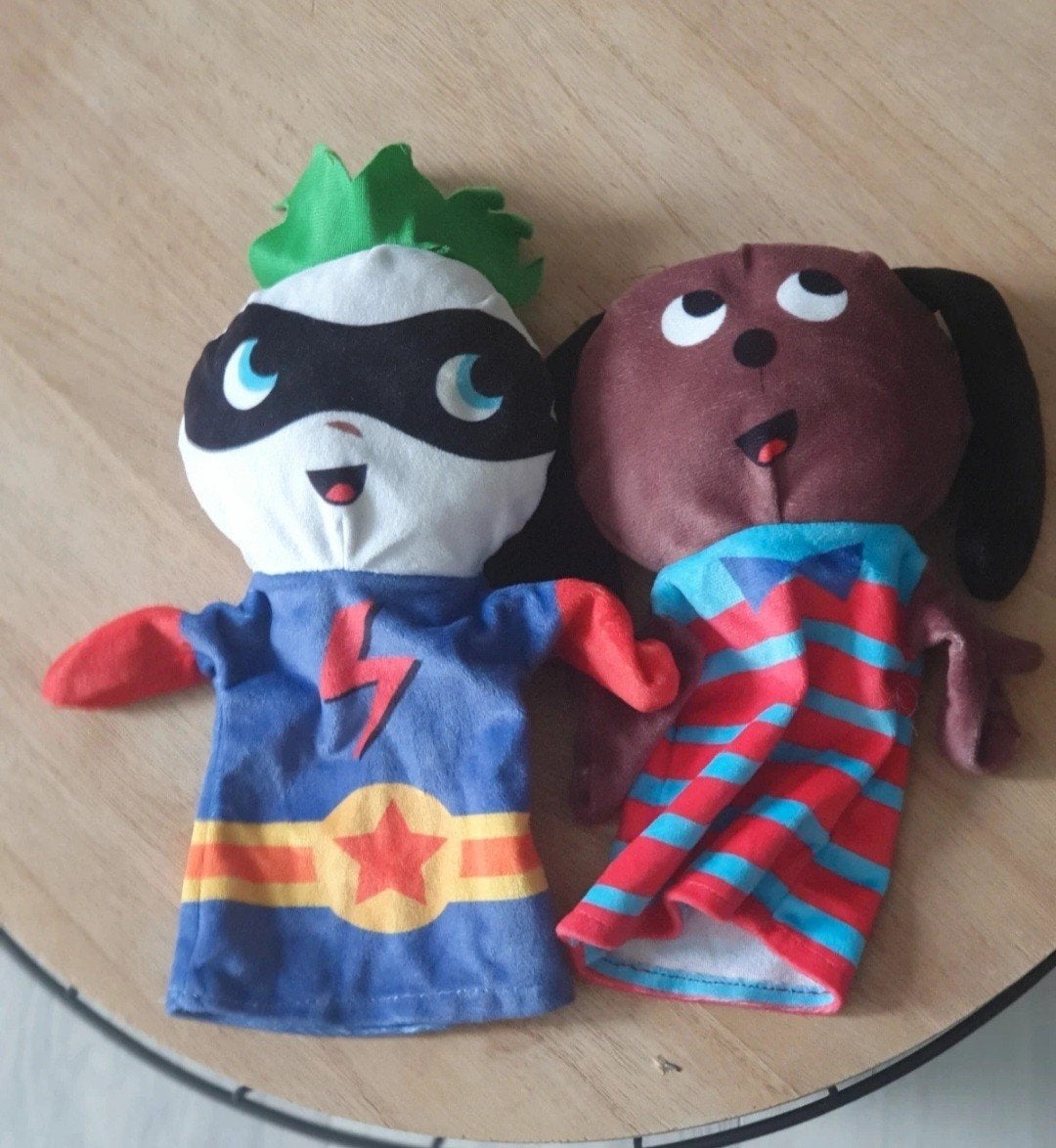 Handpoppen super held en hond, Ophalen of Verzenden, Zo goed als nieuw, Hond