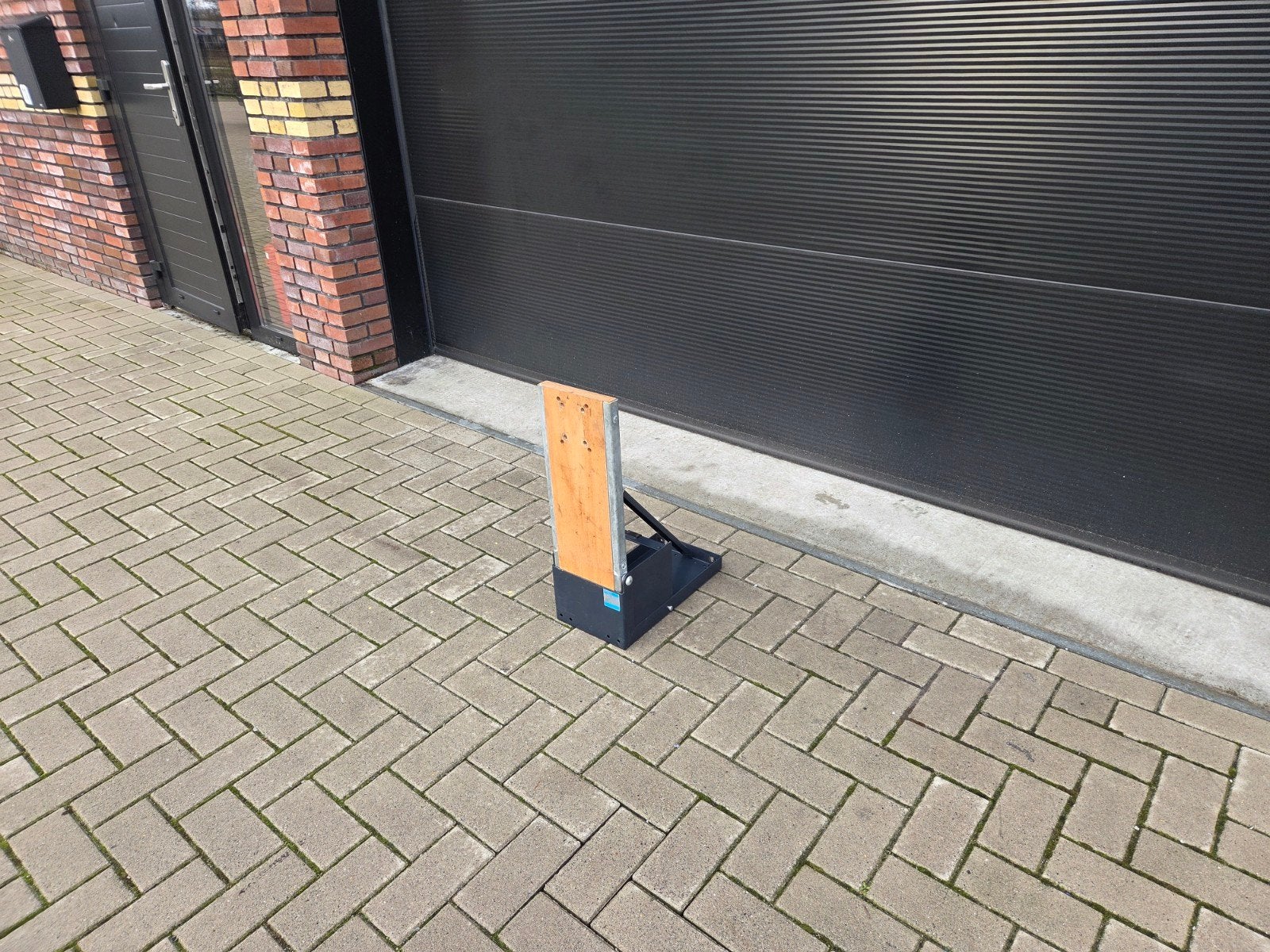 sortimo bankschroef uitklapsysteem bedrijfswagen inrichting, Ophalen