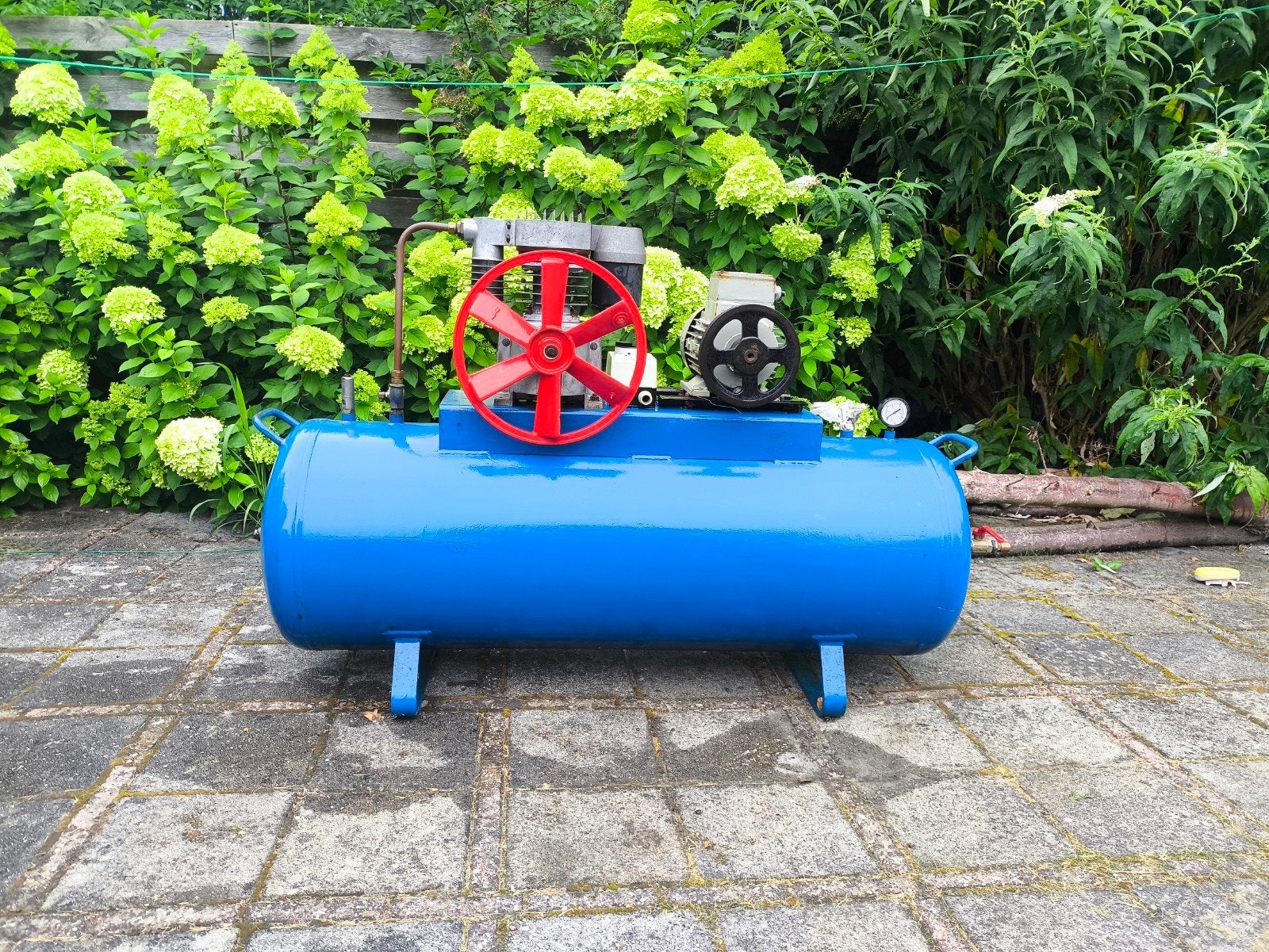 Airpress 300 liter zuiger compressor met 380v motor, Doe-het-zelf en Verbouw, Compressors, 100 liter of meer, Ophalen, Gebruikt