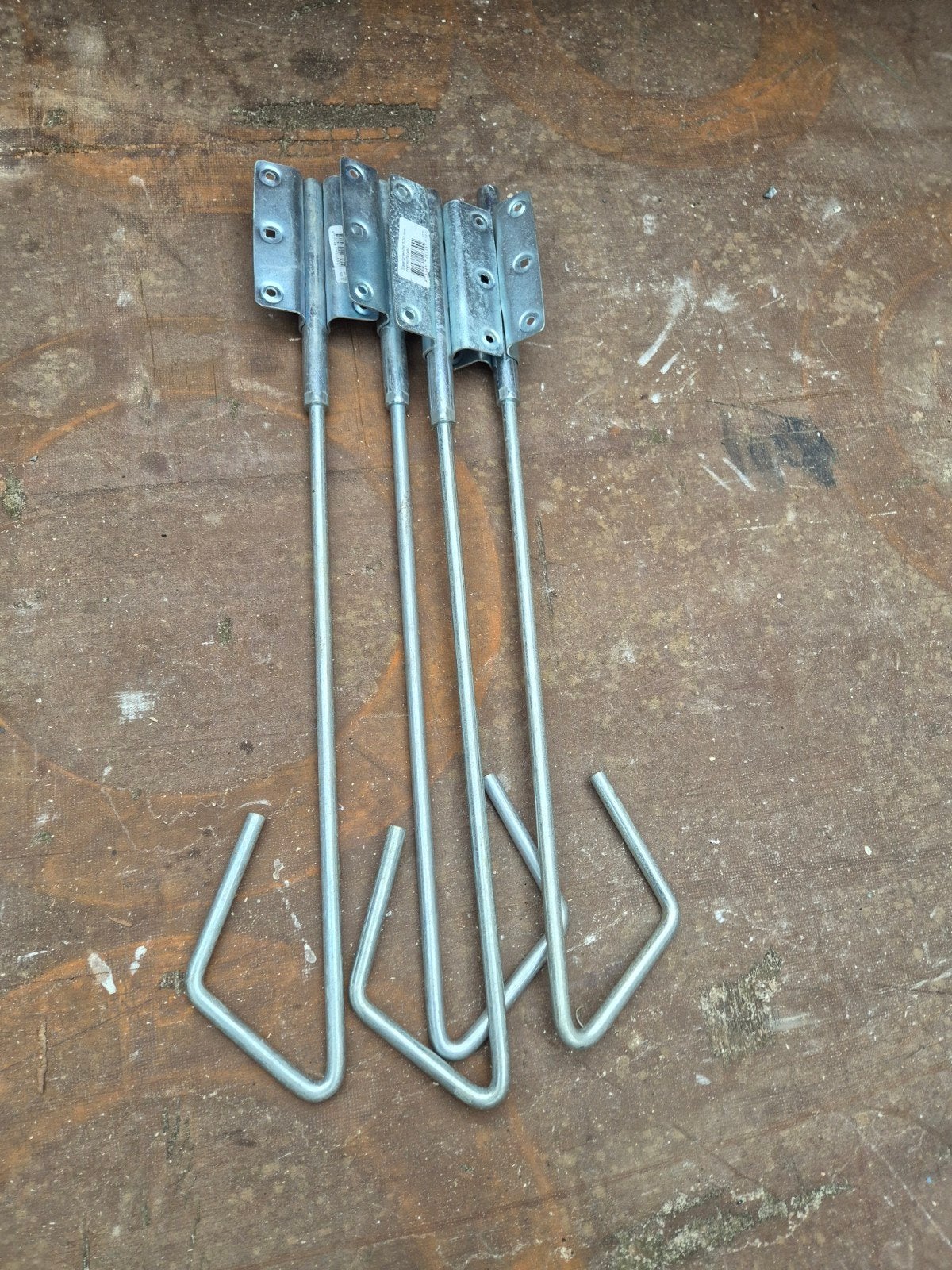 staart vergrendels, Ophalen