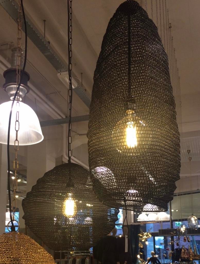 Set van 2 zwarte metalen gaas hanglampen - Sissy Boy, Huis en Inrichting, Lampen | Hanglampen, Ophalen, Zo goed als nieuw, Metaal