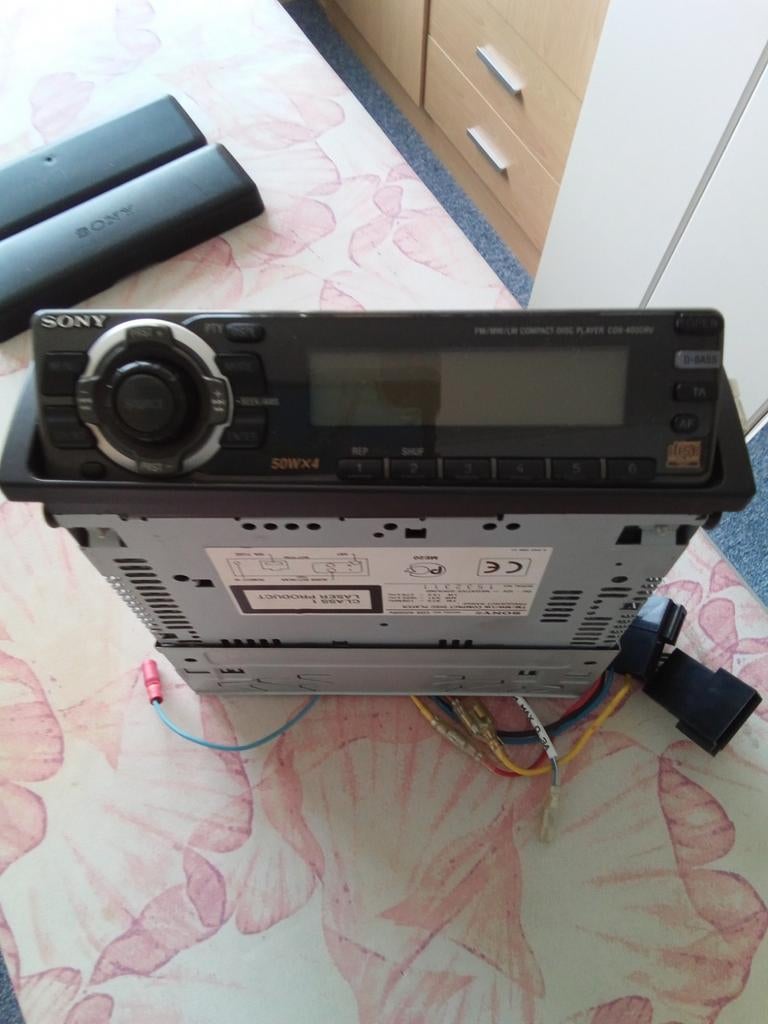 Sony autoradio CDX-4000RV met afneembaar frontje, Ophalen
