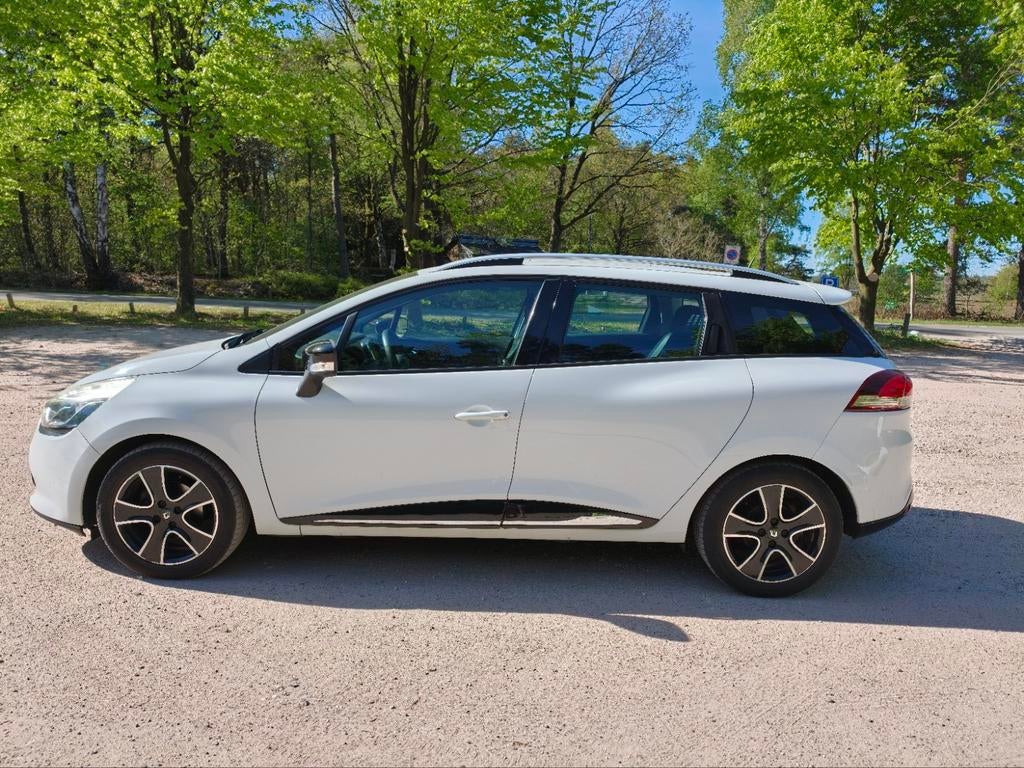 Renault Clio Estate 0.9 TCe – 133.500 km NAP – APK 10/2026, Voorwielaandrijving, 898 cc, Wit, Origineel Nederlands