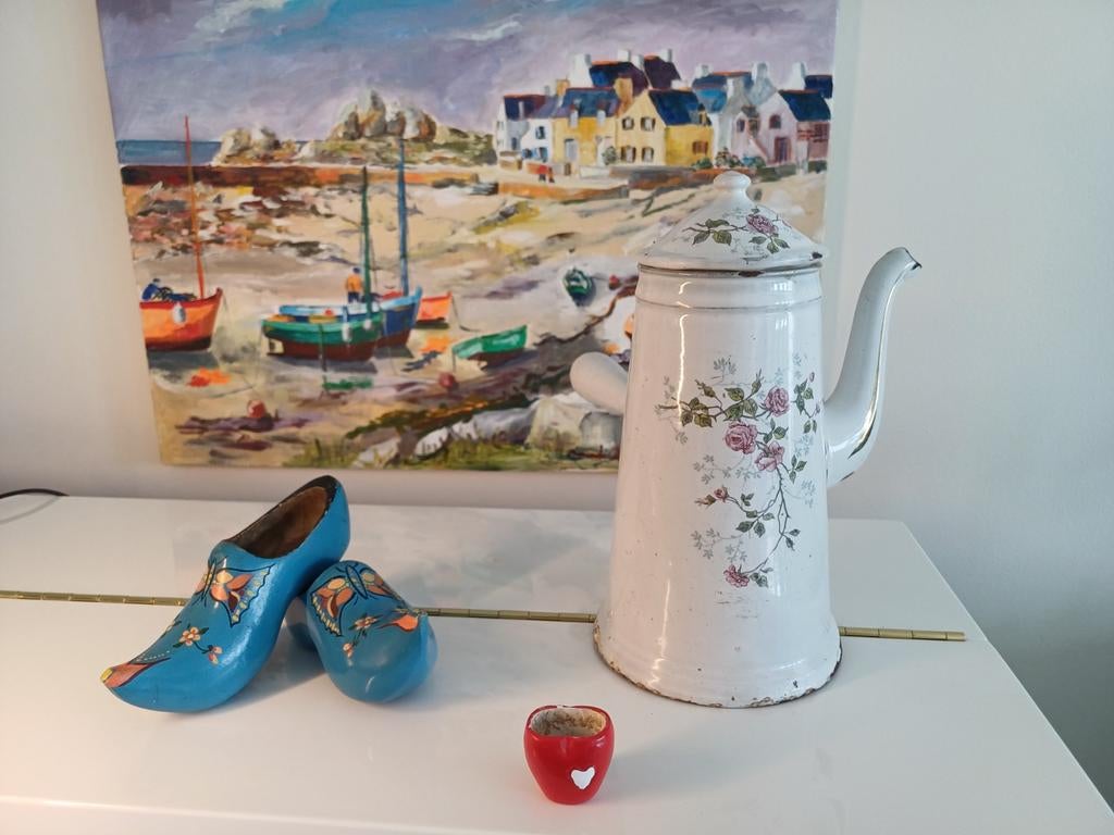 Antieke emaille chocoladekan met rozenmotief, Ophalen of Verzenden
