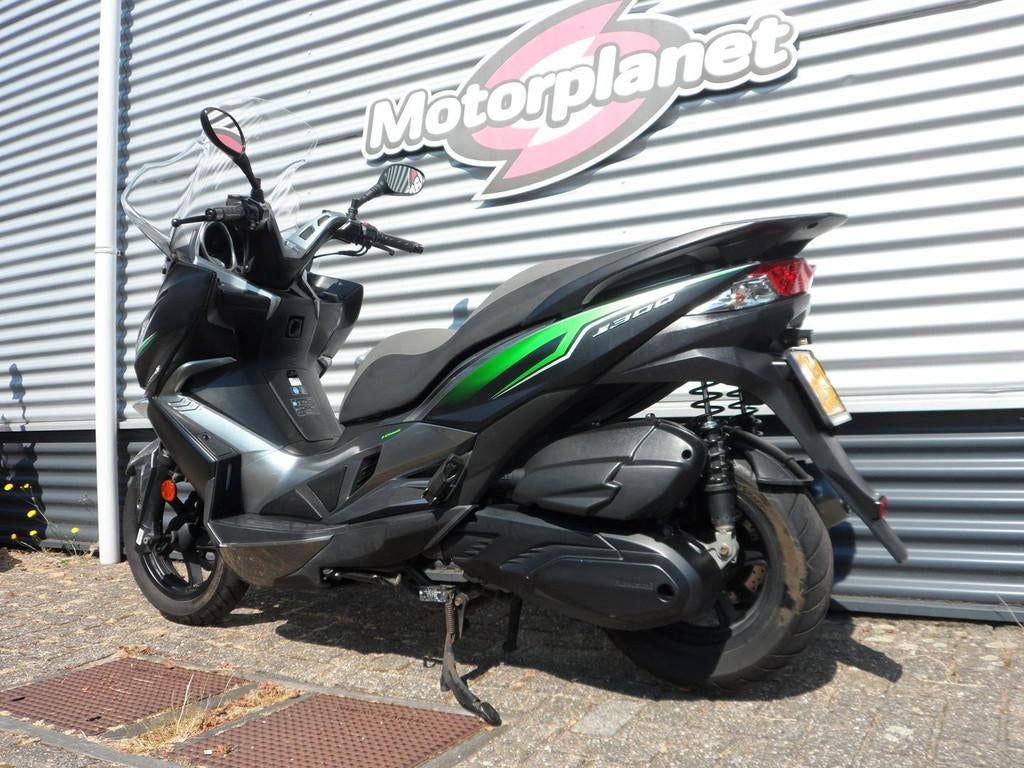 KAWASAKI J300 SE - 2017, 299 cc, Scooter, Bedrijf, 12 t/m 35 kW