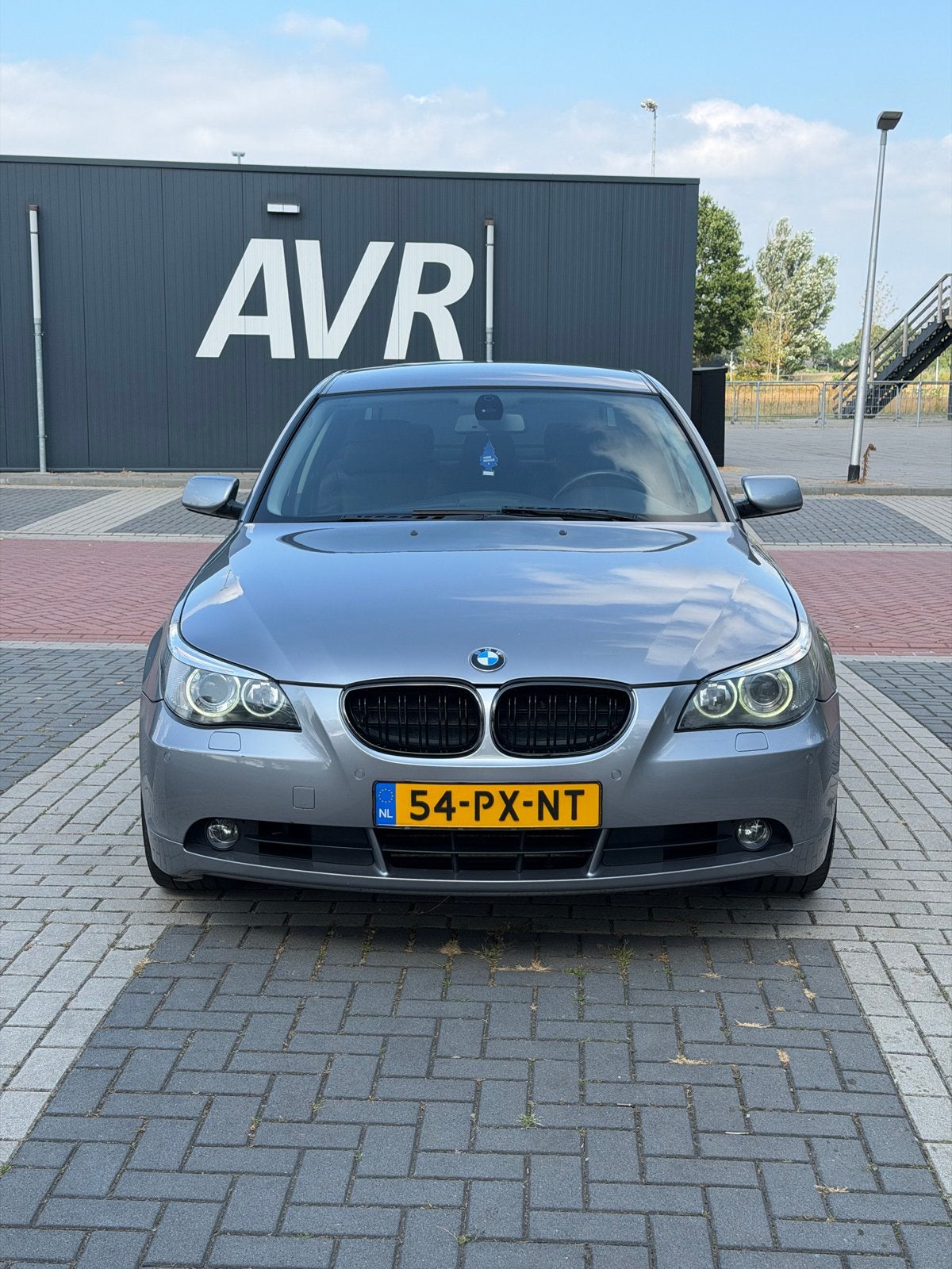 BMW 5-Serie 2.5 I 525 AUT 2005 Grijs, Auto's, Automaat, Achterwielaandrijving, Zwart, 2000 kg