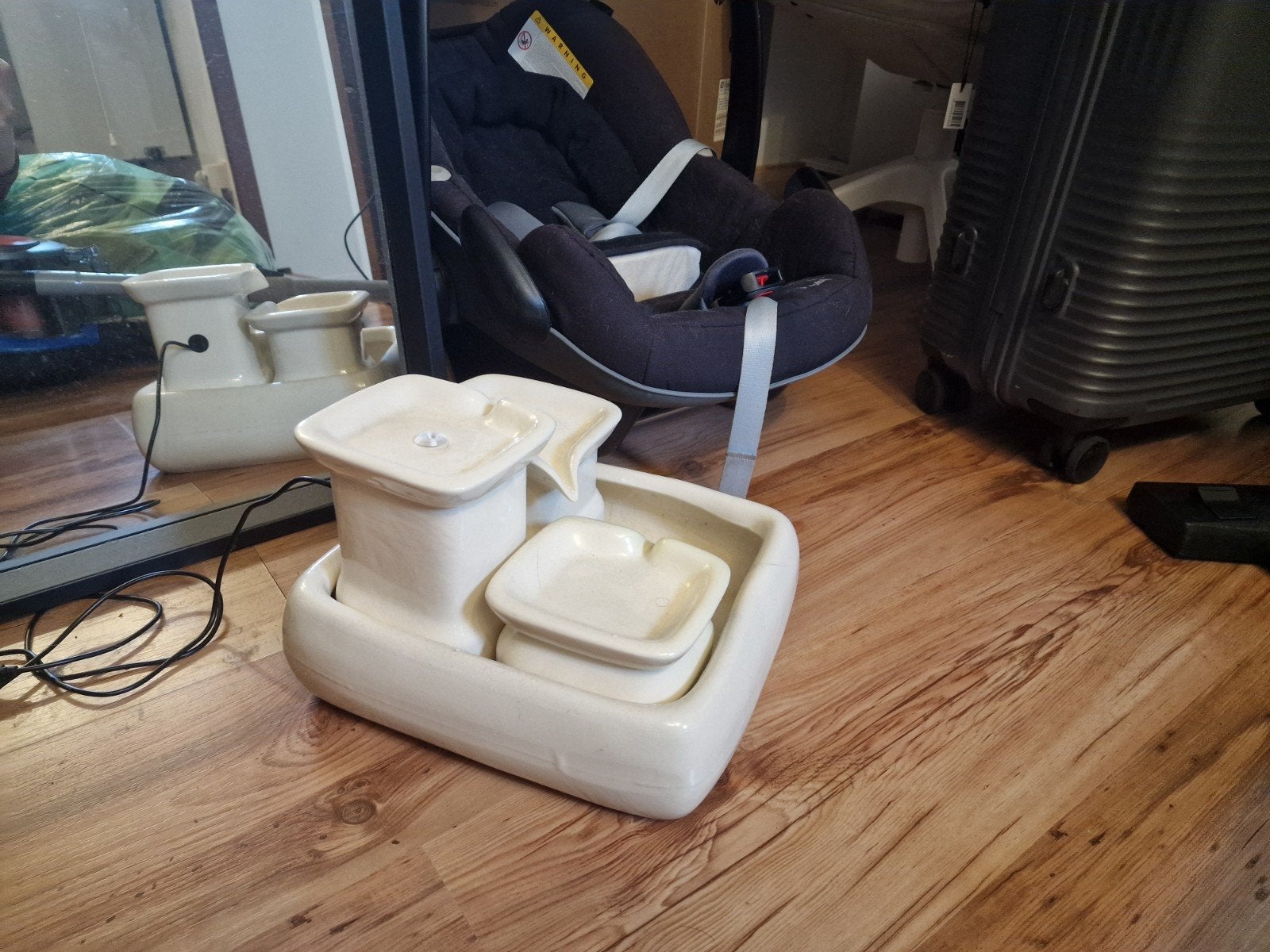 Drinkfontein kat keramisch beige, Ophalen, Ergonomisch, Zo goed als nieuw