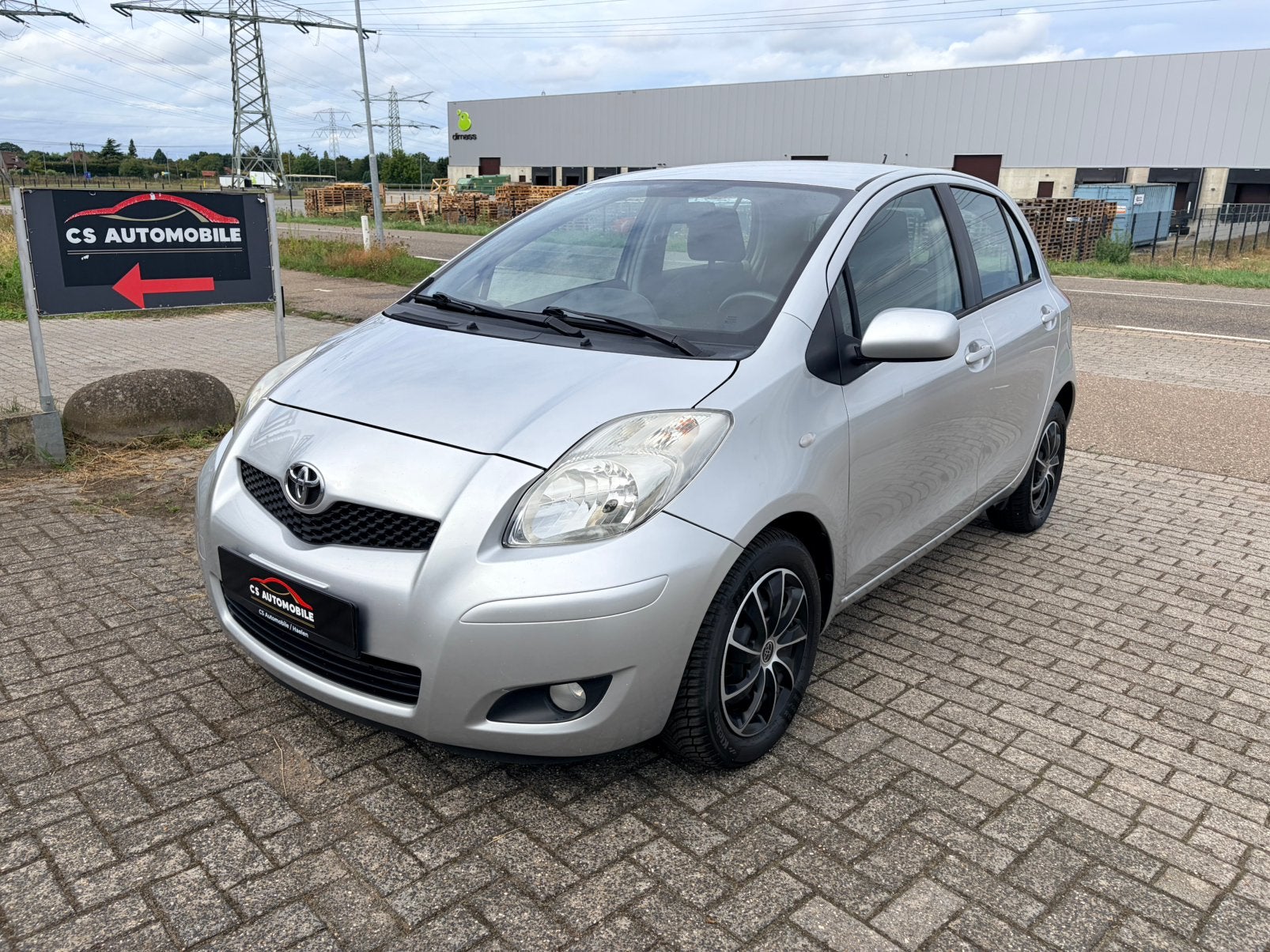 Toyota Yaris 1.3 16V VVT-i Comfort 101 PK Airco/Elek.pakket, Auto's, Voorwielaandrijving, Stof, Zwart, 4 cilinders