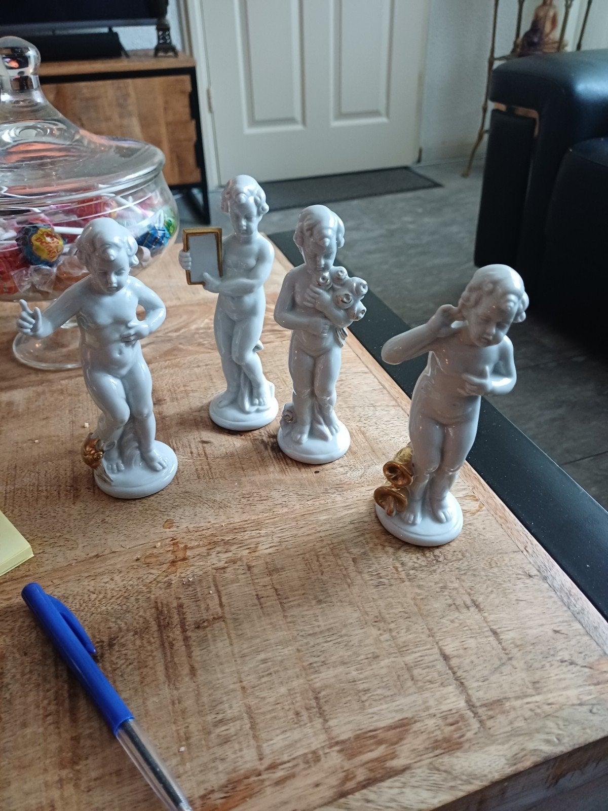4 porseleine nembered gemany putti met gouden details, Ophalen of Verzenden