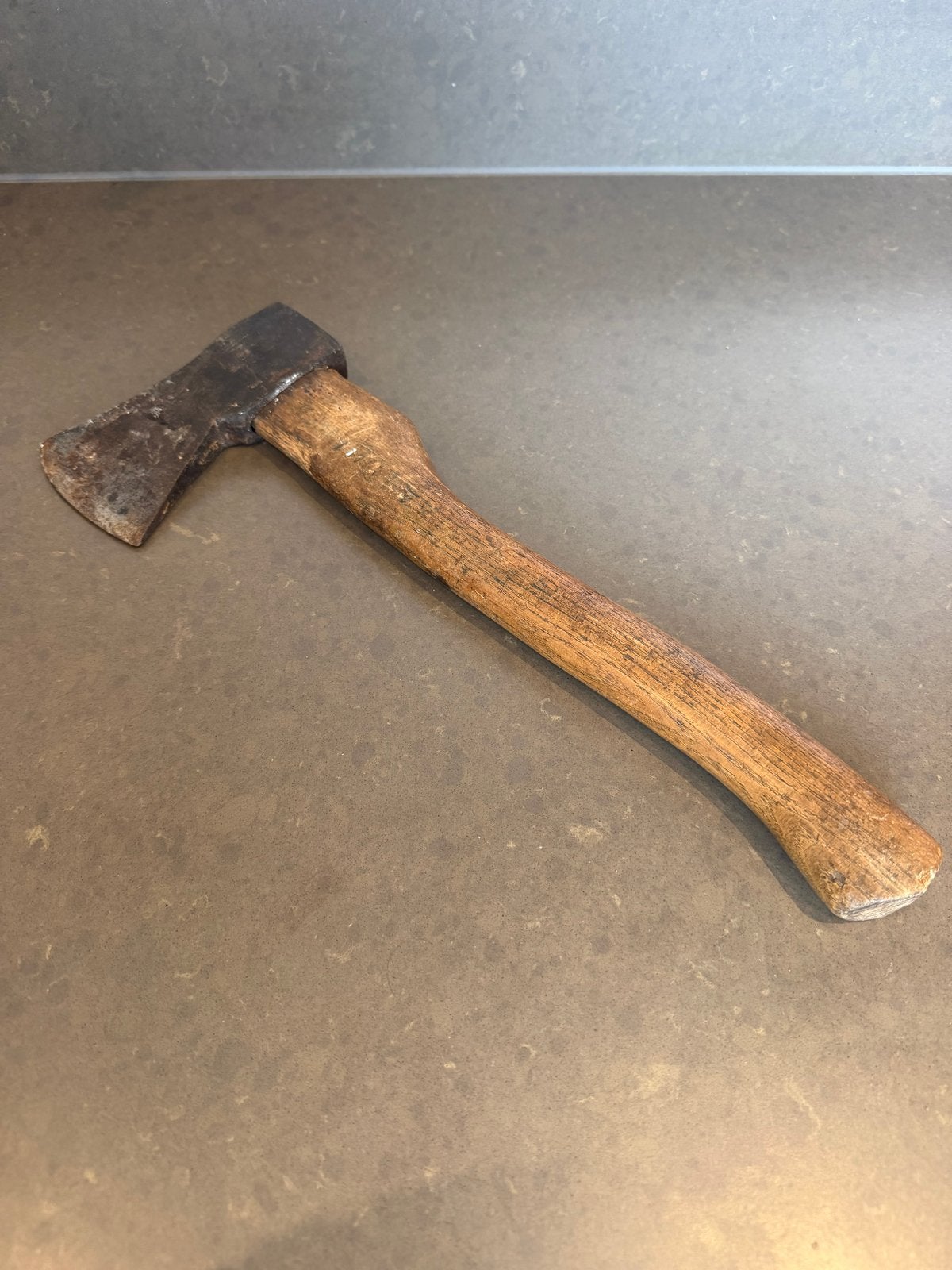 Bijl 37cm lang, blad 13,5 cm lang, Ophalen of Verzenden, Gebruikt
