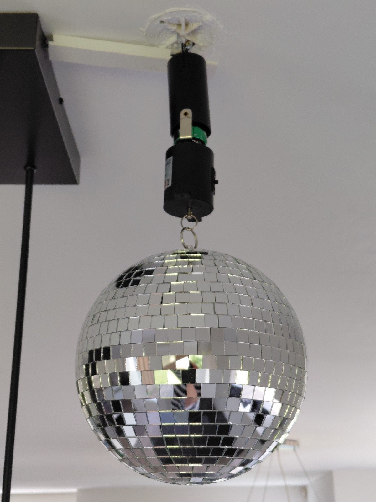 Discobal met motor en spotje - Feestverlichting, Hobby en Vrije tijd, Feestartikelen, Ophalen of Verzenden, Gebruikt, Feestartikel