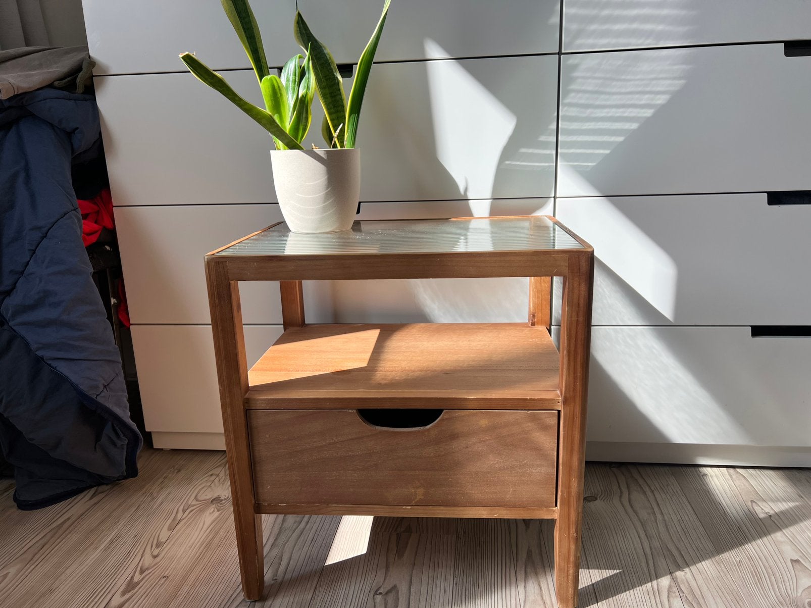 Mooi houten nachtkastje met glas, Ophalen, Gebruikt, Minder dan 45 cm, Minder dan 55 cm