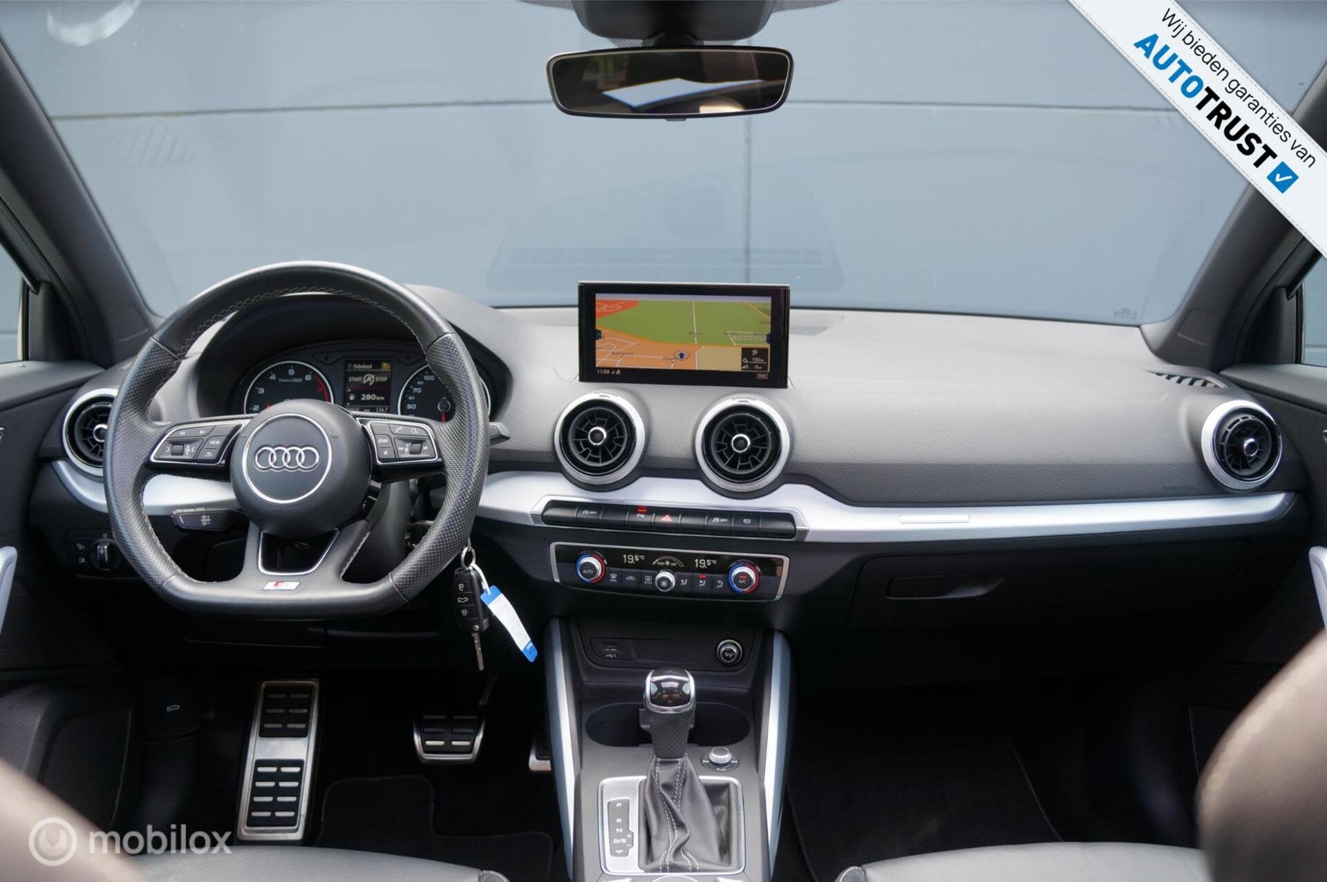 Audi Q2 35 TFSI S Tronic S Edition SLine Pano Matrix Cam PDC, 4 cilinders, 150 pk, Leder en Stof, Origineel Nederlands