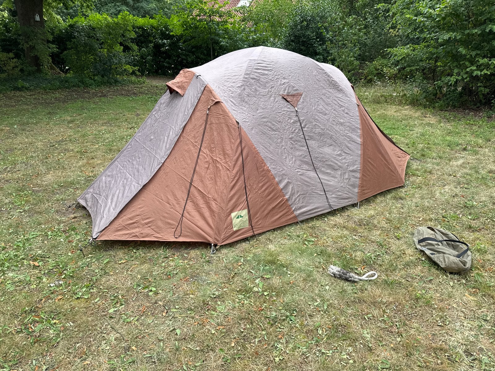Perry Sport Mt. Lucania tent met alu-stokken, Caravans en Kamperen, Ophalen, Gebruikt, Tot en met 3
