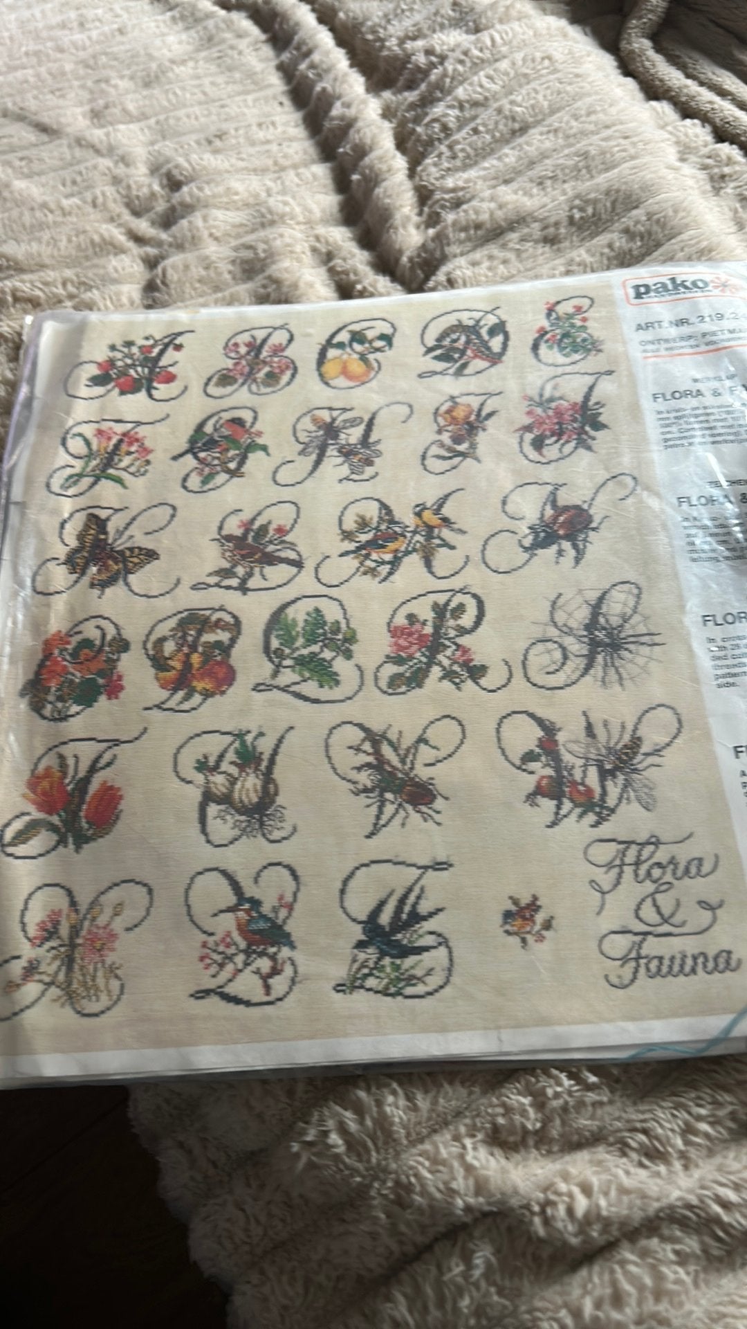 Pako 219.244 Flora en Fauna Borduurpakket, Ophalen of Verzenden, Nieuw, Handborduren, Borduurpakket