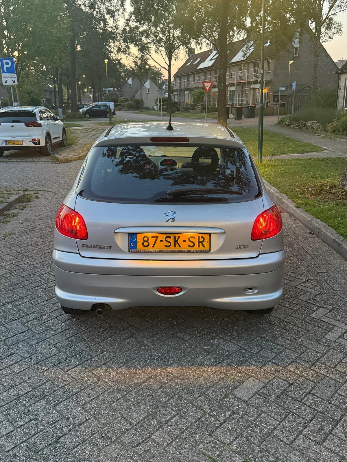 Peugeot 206 1.4 5D 2006 Grijs, Voorwielaandrijving, 31 €/maand, 4 cilinders, Origineel Nederlands
