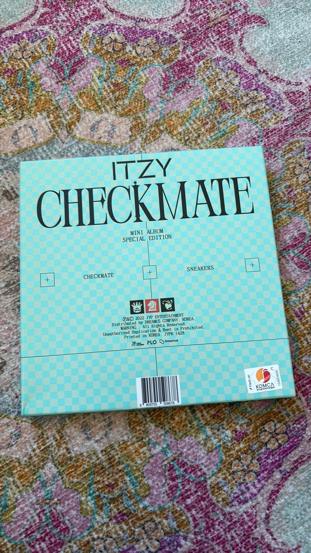 Kpop Itzy Checkmate special edition sneakers minialbum, K-pop, Ophalen of Verzenden, Zo goed als nieuw, Extra's