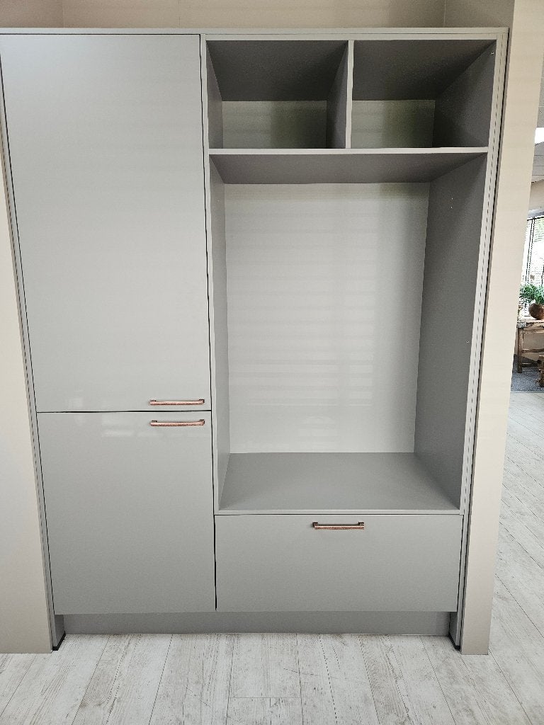 Showroomkeuken Garderobekast greige, Ophalen, 200 cm of meer, 150 tot 200 cm, Nieuw