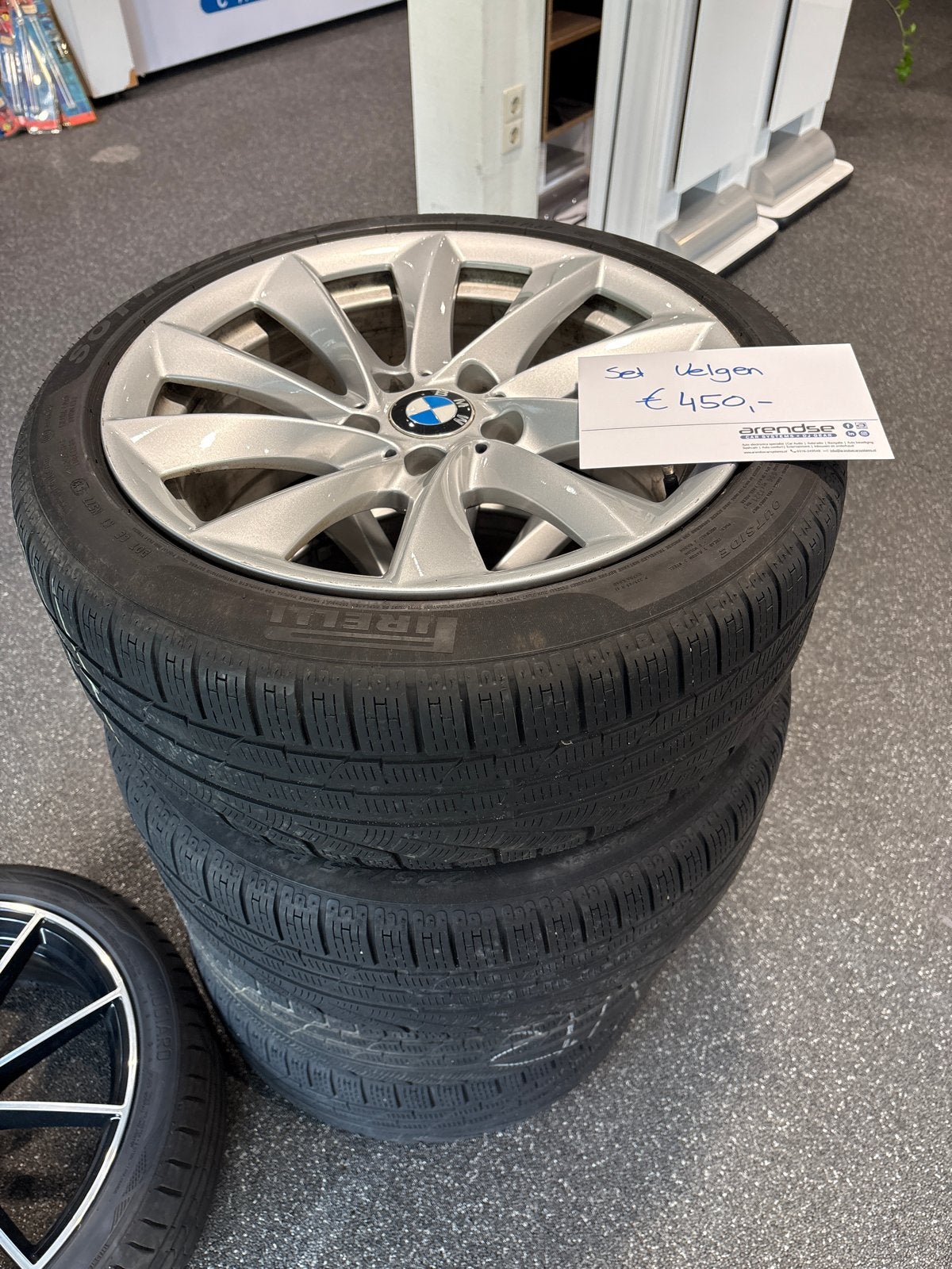 BMW Velgen met Pirelli Winterbanden - 225/45 R18, Auto-onderdelen, Ophalen, 18 inch, Gebruikt, Banden en Velgen