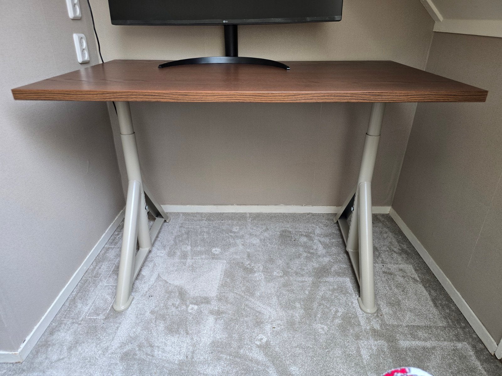 IKEA IDÅSEN bureau met kruk - bruin/beige, 120x70 cm, Overige typen, Hout, Bruin, Ophalen of Verzenden