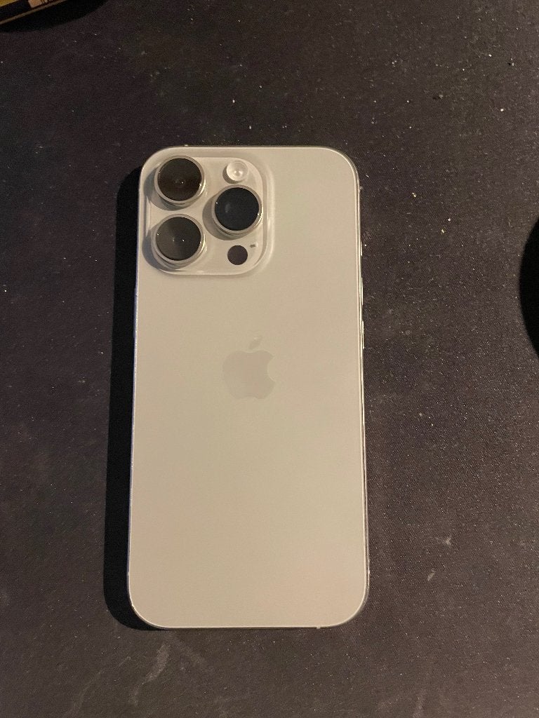 iPhone 16 Pro 128 GB Titanium