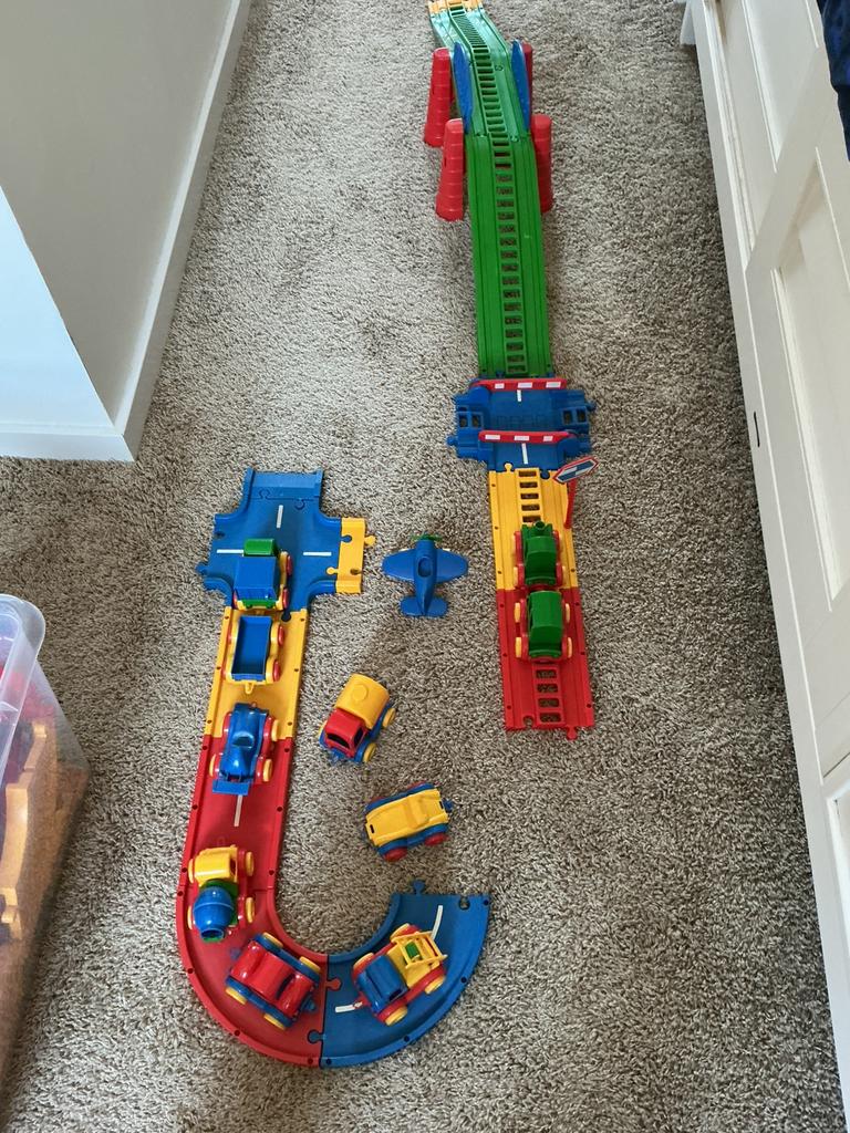 Plastic trein- en autobaan uitgebreid, Kinderen en Baby's, Speelgoed | Racebanen, Overige merken, Zelf te bouwen, Ophalen of Verzenden