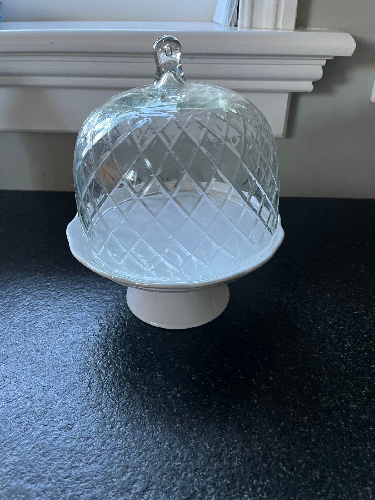Leuke stolp op voet, Glas, Ophalen, Zo goed als nieuw, Met plateau