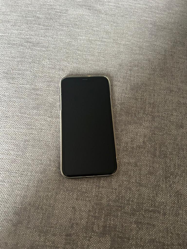 Goed werkende iPhone 11, Zwart, 76 %, Zonder simlock, Zonder abonnement