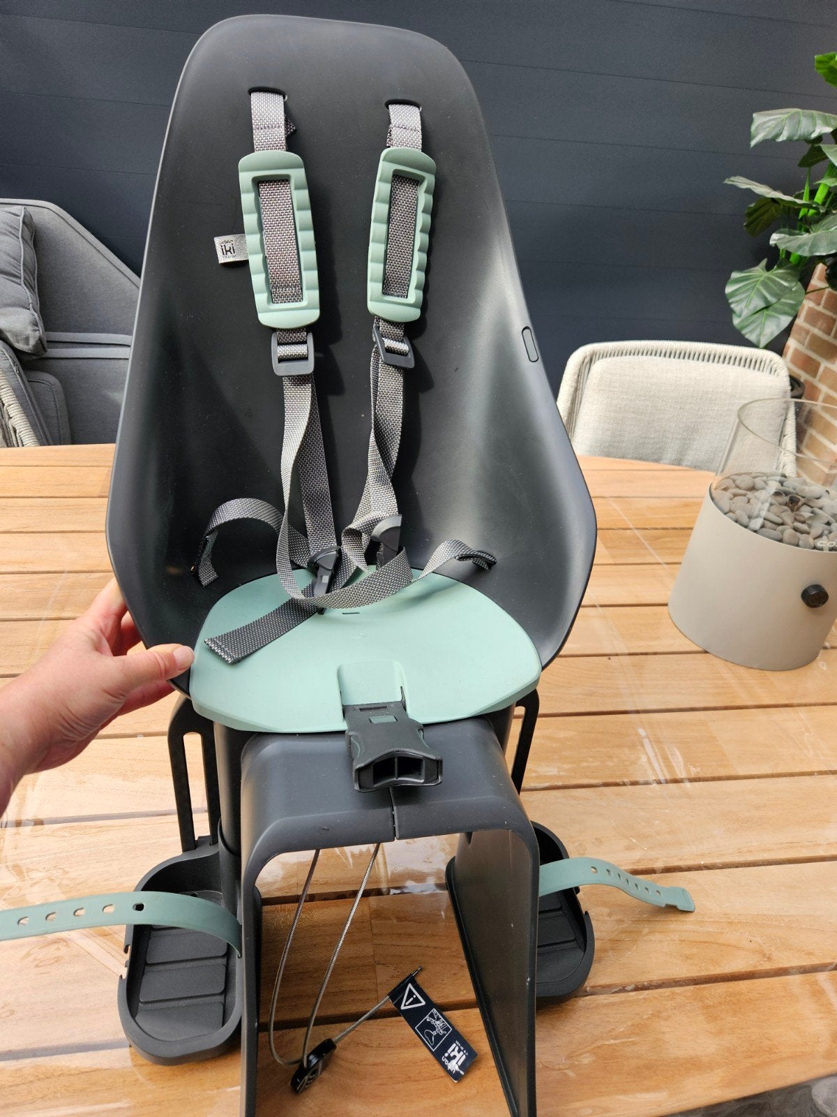Urban Iki Achterzit Bincho Black/Chigusa Green + Accessoire, Fietsen en Brommers, Achterzitje, Voetsteuntjes, Zo goed als nieuw