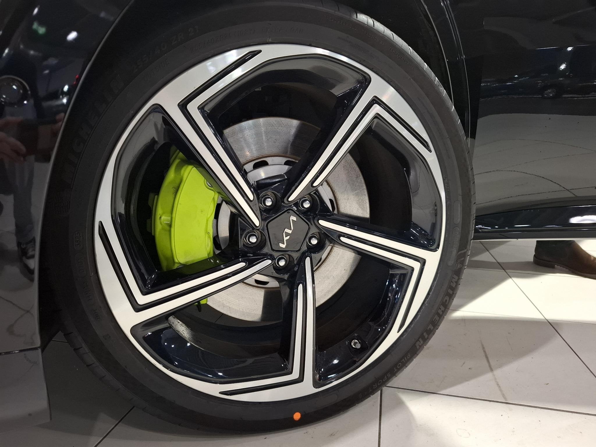 Kia EV6 GT AWD 77.4 kWh 585 PK, Uniek 1559 km, Panorama Dak,, Auto's, Alcantara, Origineel Nederlands, Vierwielaandrijving, EV6