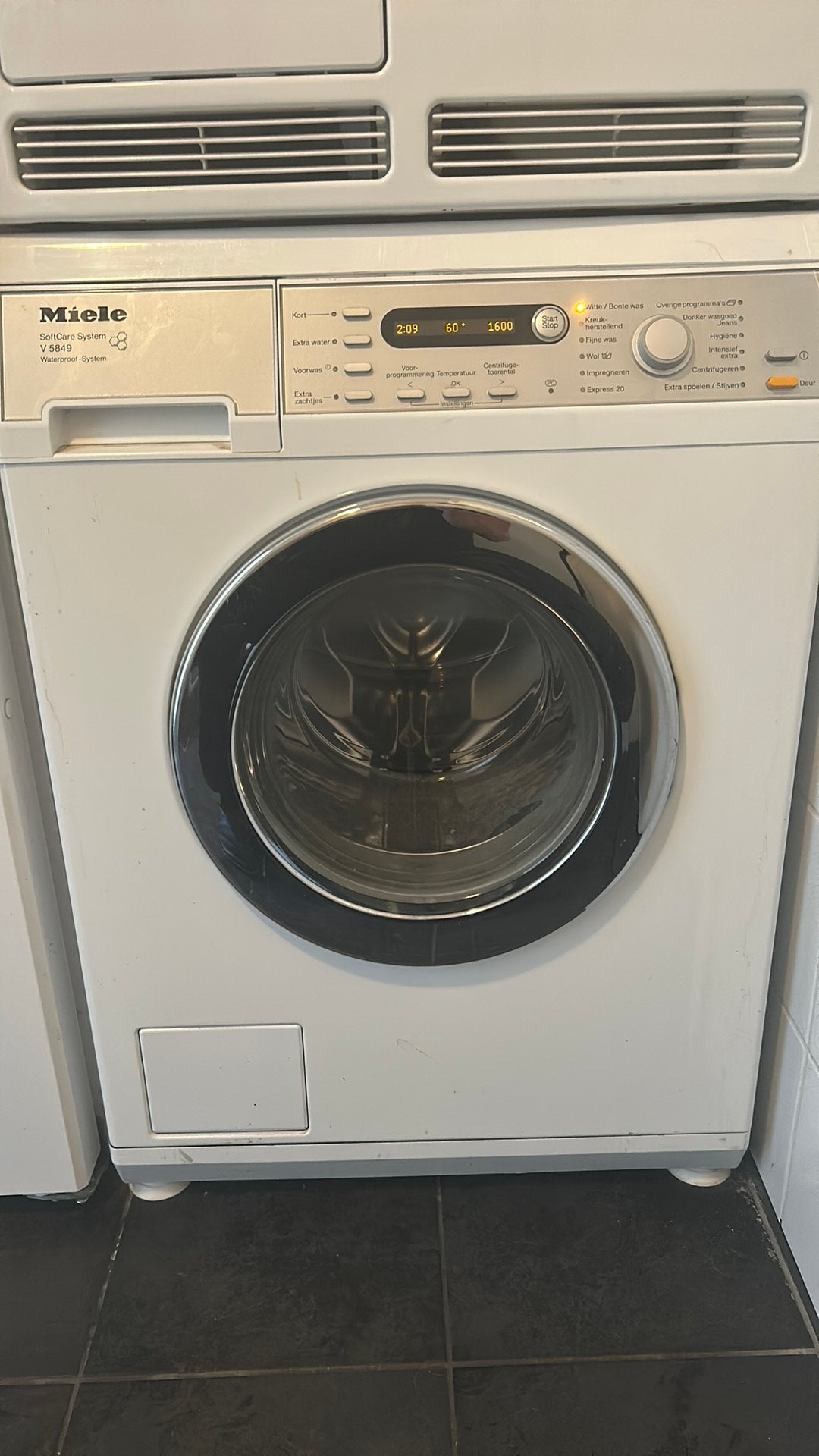 Miele wasmachine, Ophalen, Gebruikt, Voorlader, 85 tot 90 cm