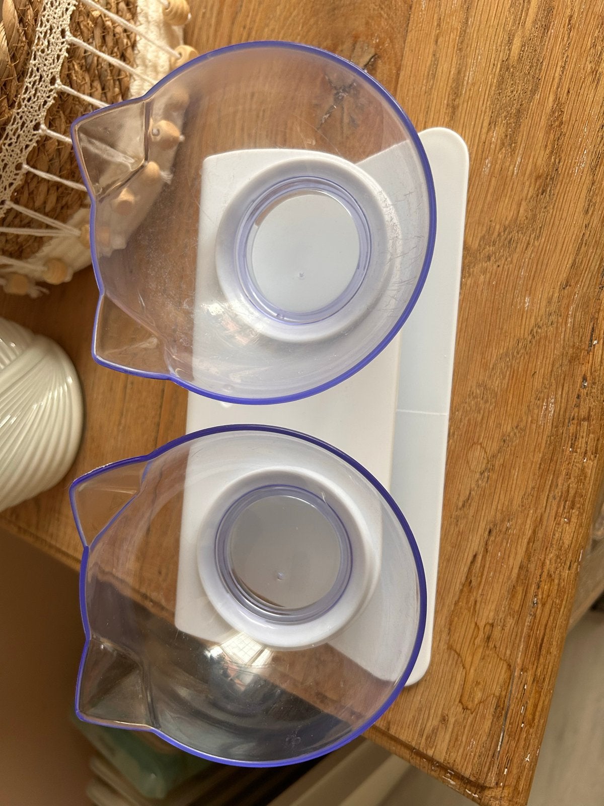 Katten voer of waterbak, Ophalen