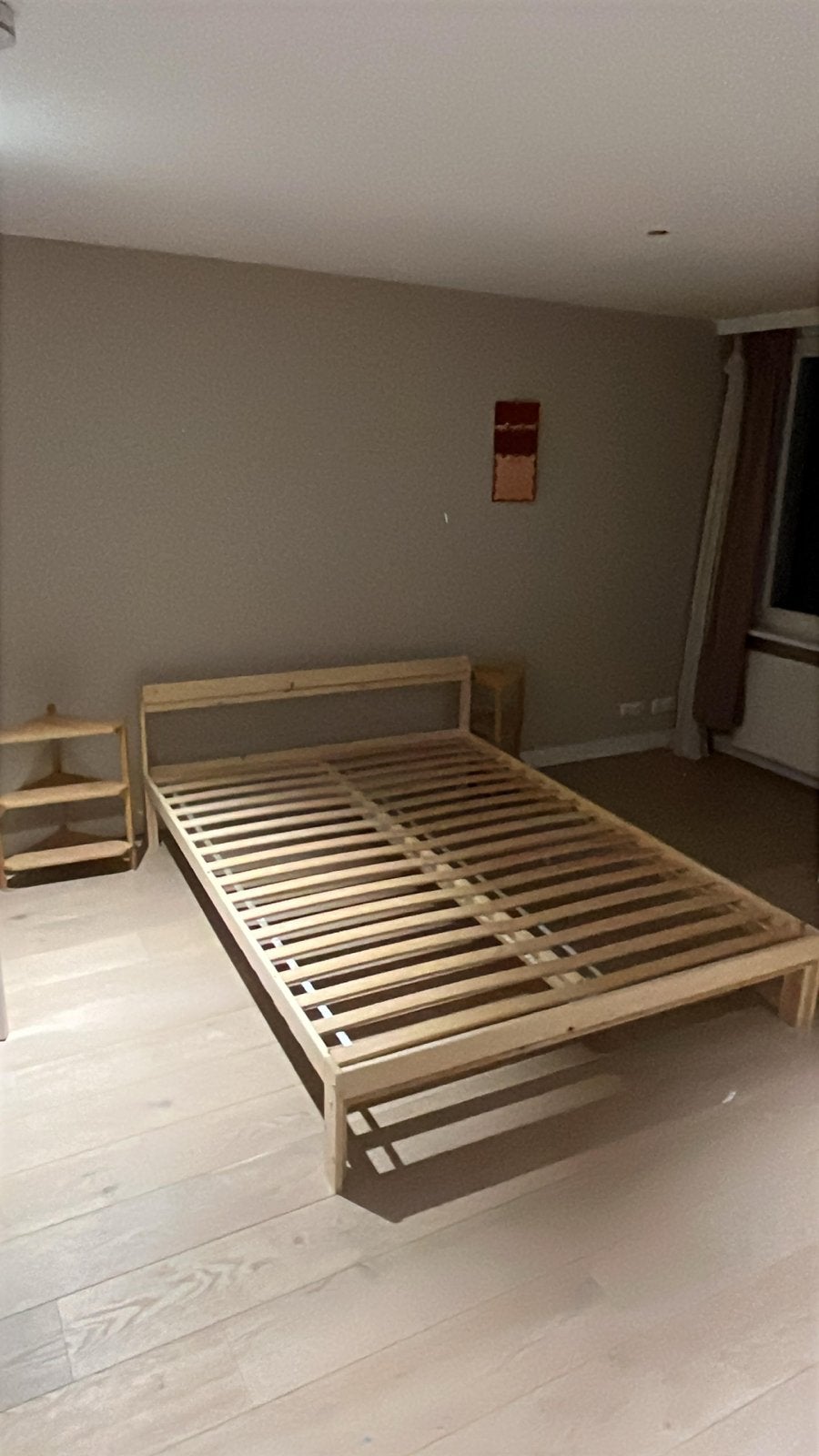 IKEA NEIDEN bedframe met lattenbodem - 140x200 cm, Huis en Inrichting, Slaapkamer | Bedden, Ophalen, Overige kleuren, Tweepersoons