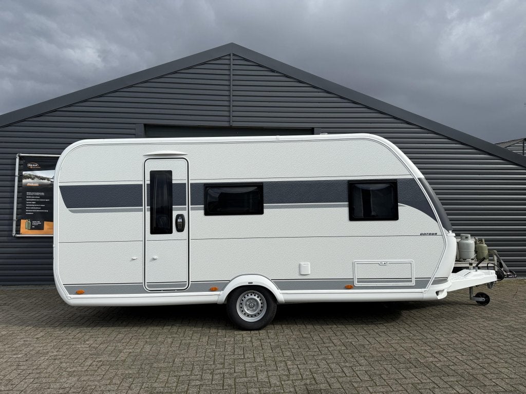 Hobby On Tour 470 kmf 2026 nieuw,stapelbed, zware as, Schokbreker, Standaardzit, Dwarsbed, Hobby