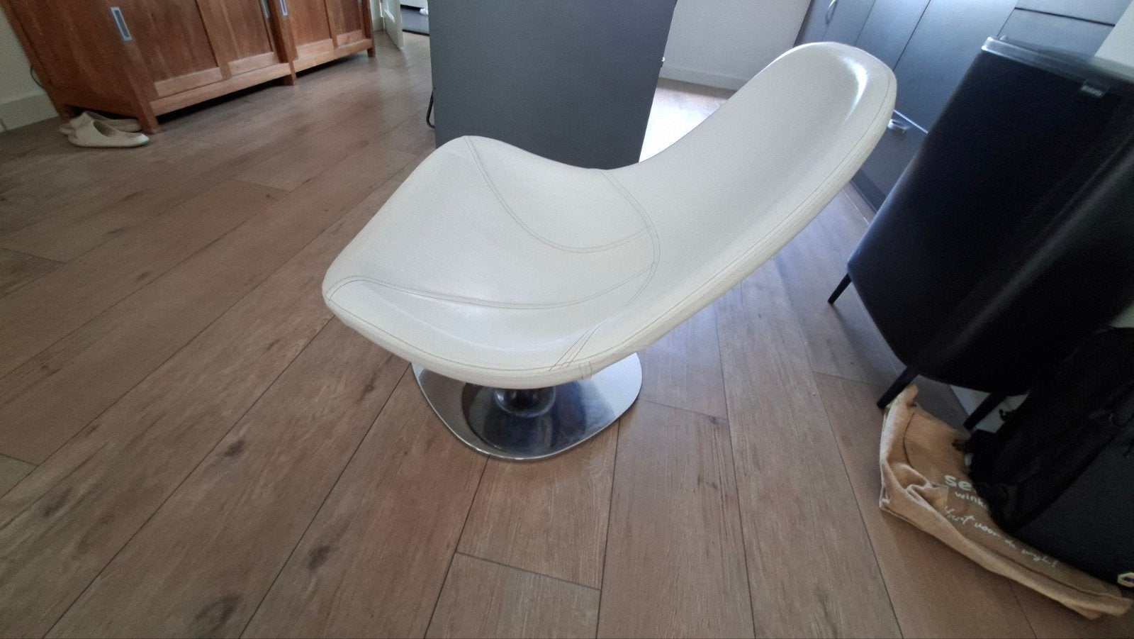Witte leren fauteuil IKEA, Huis en Inrichting, Fauteuils, Ophalen, Gebruikt, 50 tot 75 cm, Leer