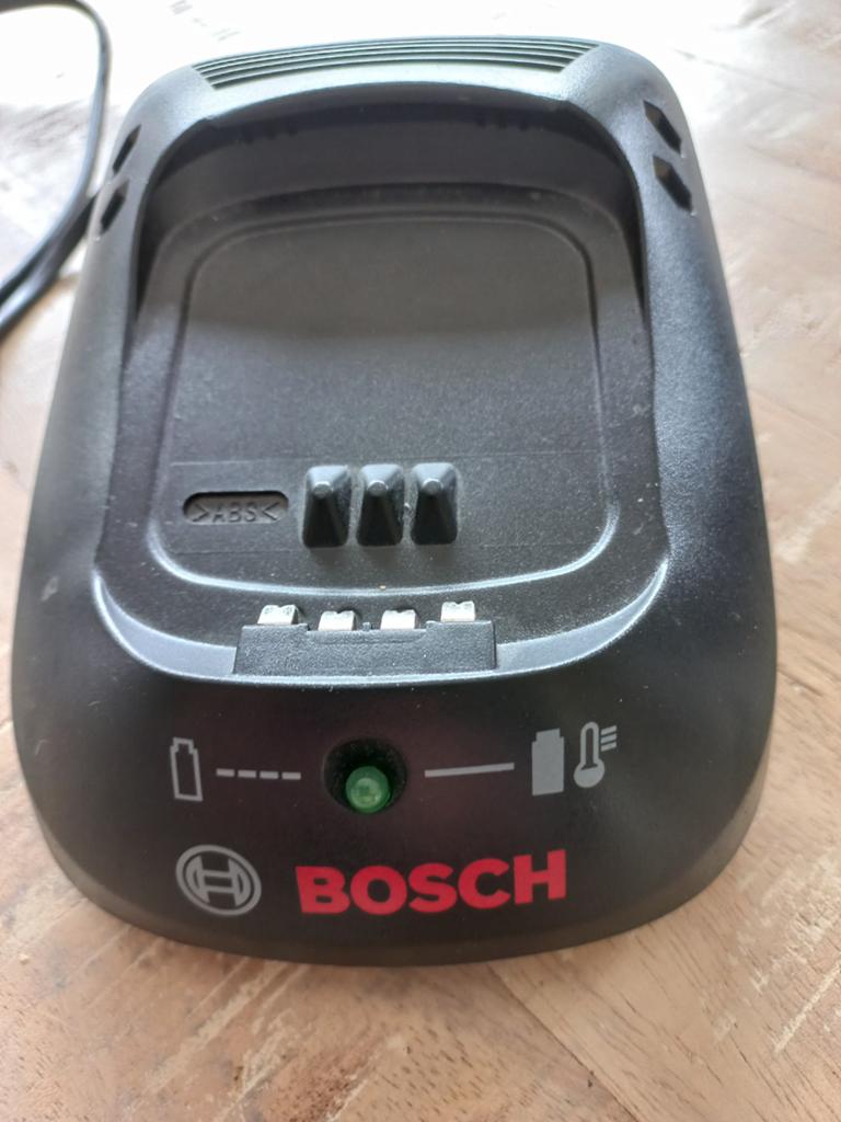 Bosch acculader voor 10.8V/12V accu's, Ophalen of Verzenden, Gebruikt