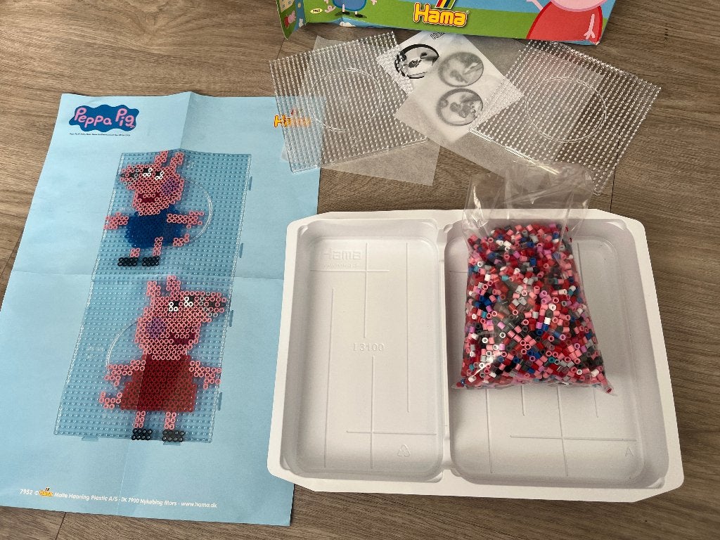 Hama Set Strijkkralen 4000 Kralen Peppa Pig - 7952, Ophalen of Verzenden, Zo goed als nieuw, Roze, Hama