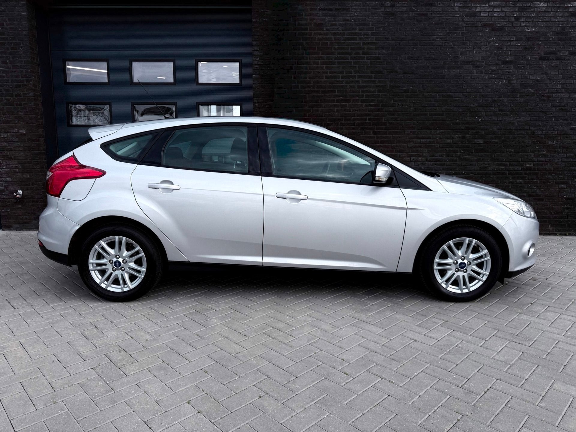 Ford Focus 1.0 EcoBoost |NW.Distr|Cruise|Airco|100pk, Euro 5, Gebruikt, Zwart, 635 kg