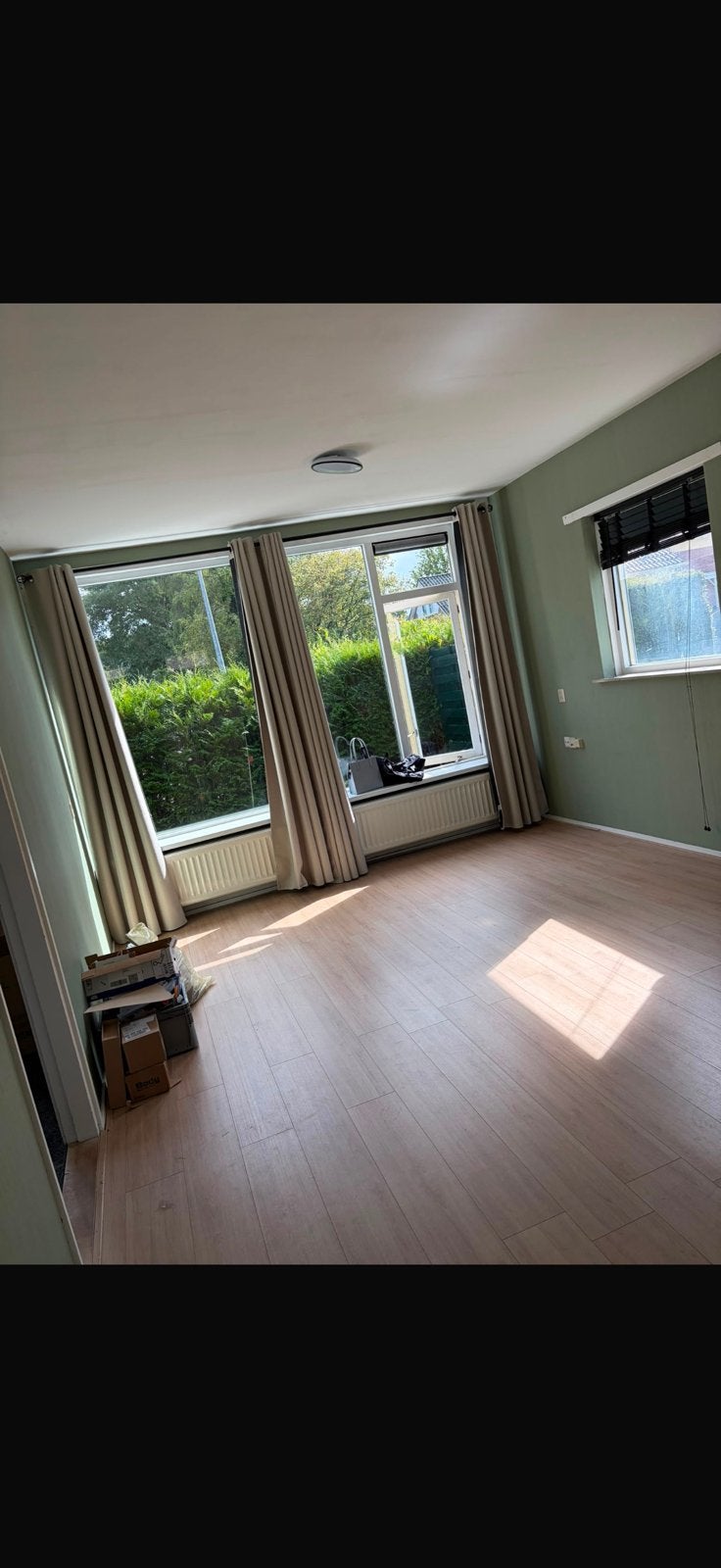 Mooie laminaat vloer  22m2