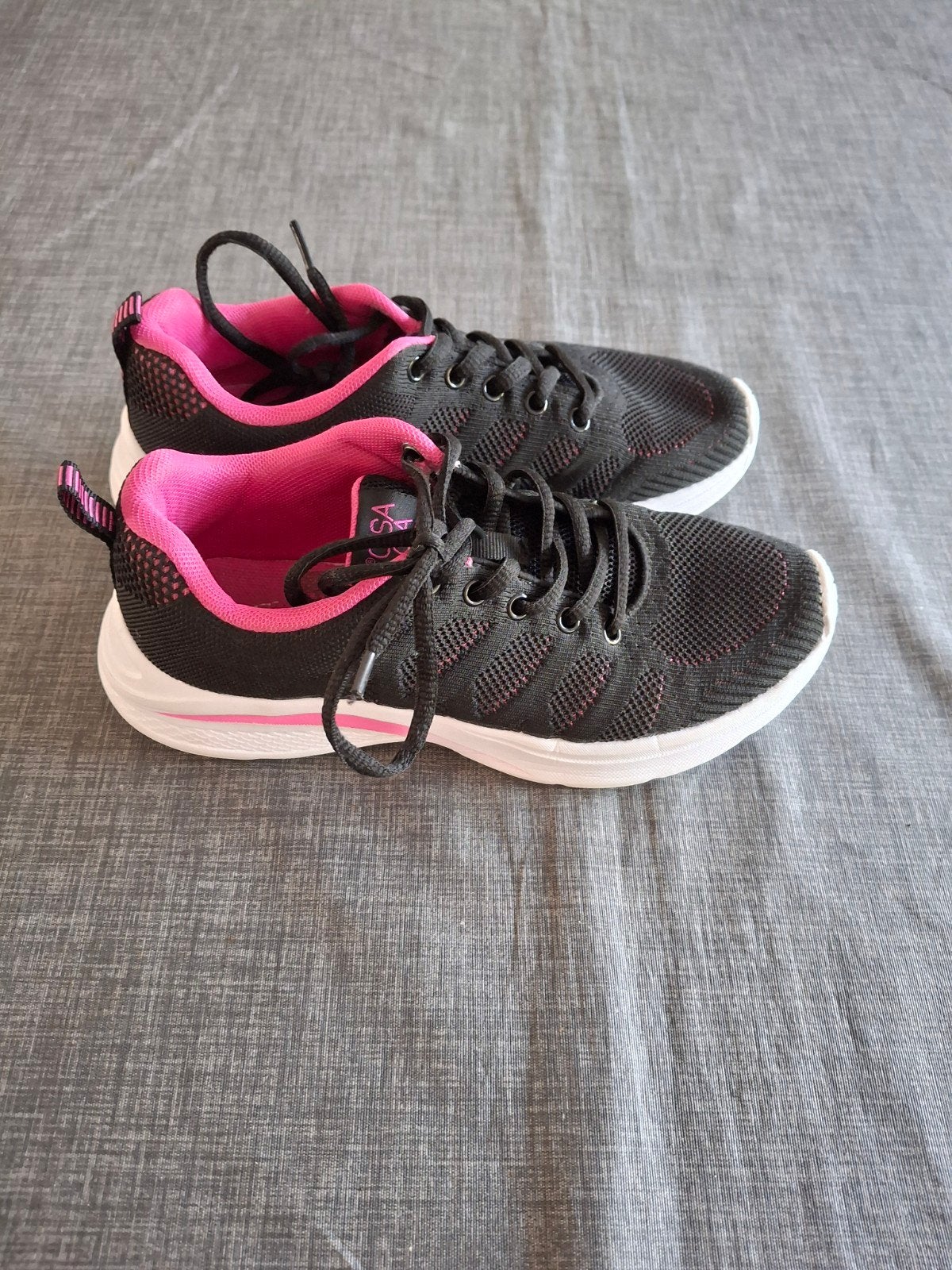 Zwarte sneakers met roze accenten - Maat 36, Meisje, Sportschoenen, Osaga, Ophalen of Verzenden