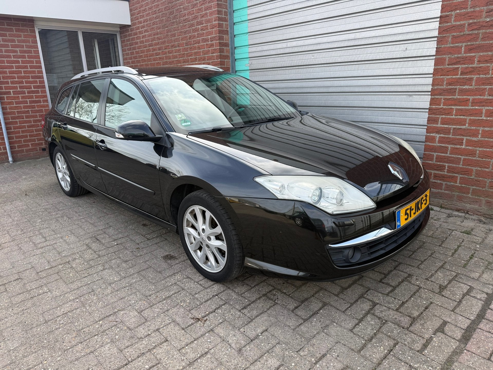Renault Laguna Estate 2.0 16V Sélection Business NAV.+ Clim, Laguna, Gebruikt, 4 cilinders, Zwart