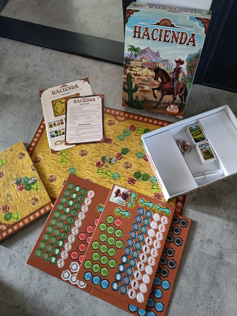 Hacienda Bordspel - Strategisch Spel (Nieuw), Drie of vier spelers, Ophalen of Verzenden, Nieuw, White Goblin Games
