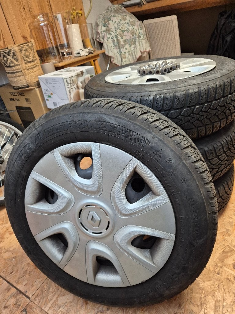 Velgen met winterbanden Clio, Ophalen, Gebruikt, 15 inch, Velg(en)