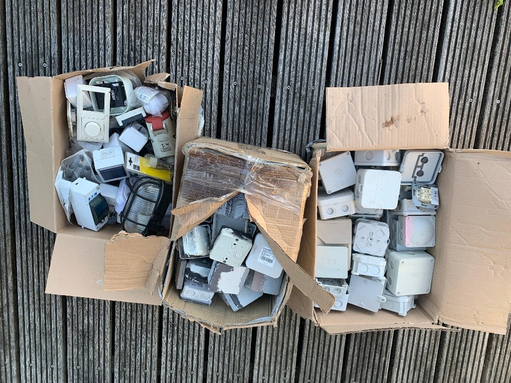 Diverse schakelmateriaal en bedrading, Doe-het-zelf en Verbouw, Ophalen of Verzenden, Zo goed als nieuw, Overige typen