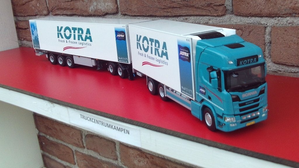 WSI  Scania  R  Normal  6 x 2  Tag  Axle  van  Kotra., Ophalen of Verzenden, Nieuw, Bus of Vrachtwagen, Wsi