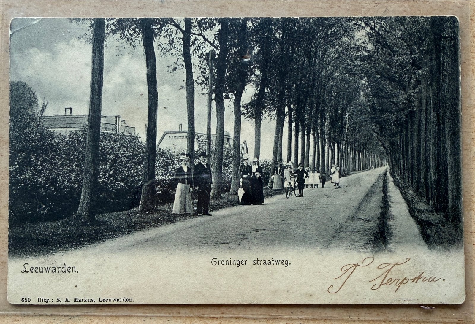 Briefkaart Leeuwarden Groningen straatweg (in hoesje), Ophalen of Verzenden, Voor 1920, Gelopen, Friesland