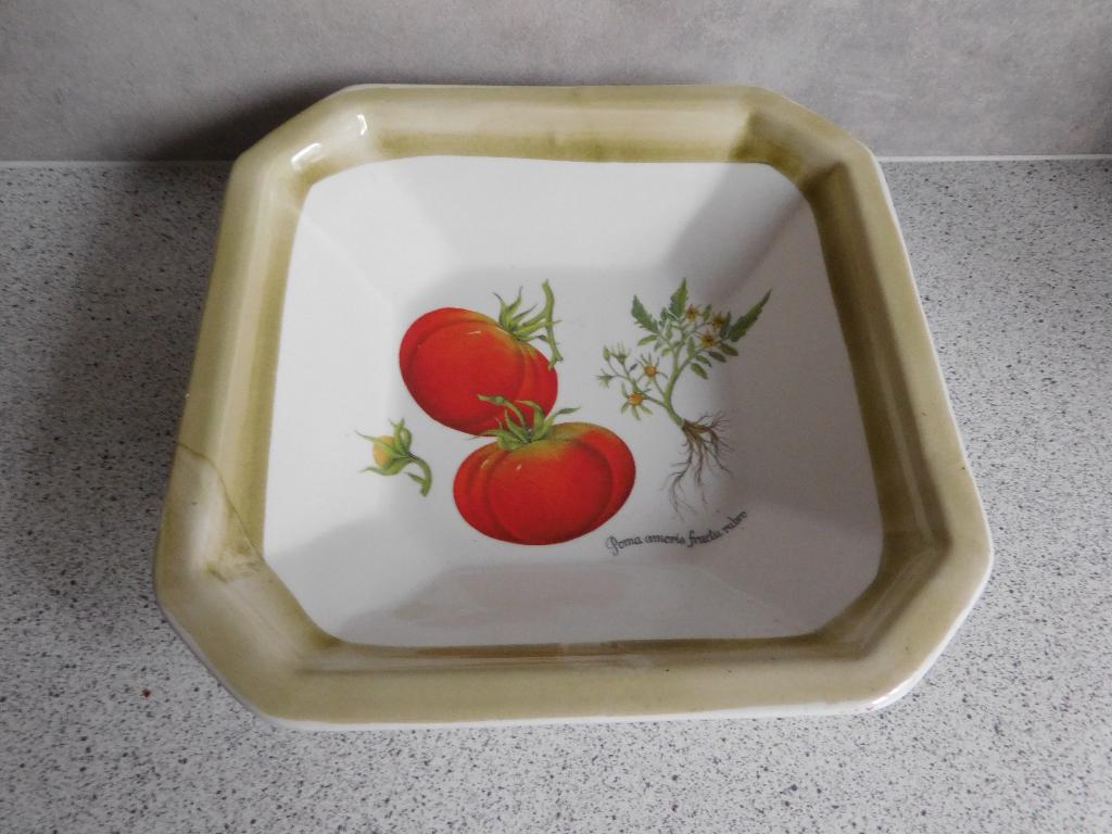 Schaal 21x5 cm. Tomaten Made in Italy, Huis en Inrichting, Keuken | Servies, Keramiek, Ophalen of Verzenden, Overige stijlen, Schaal of Schalen